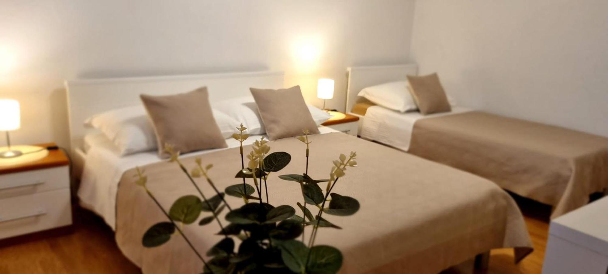 Bed & Breakfast Huljic Хвар Экстерьер фото